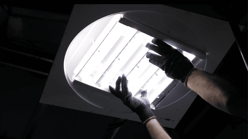 Easy Install of the dedolight Asymmetric Ceiling Light